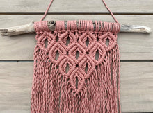 Load image into Gallery viewer, macramé leaf wall hanging