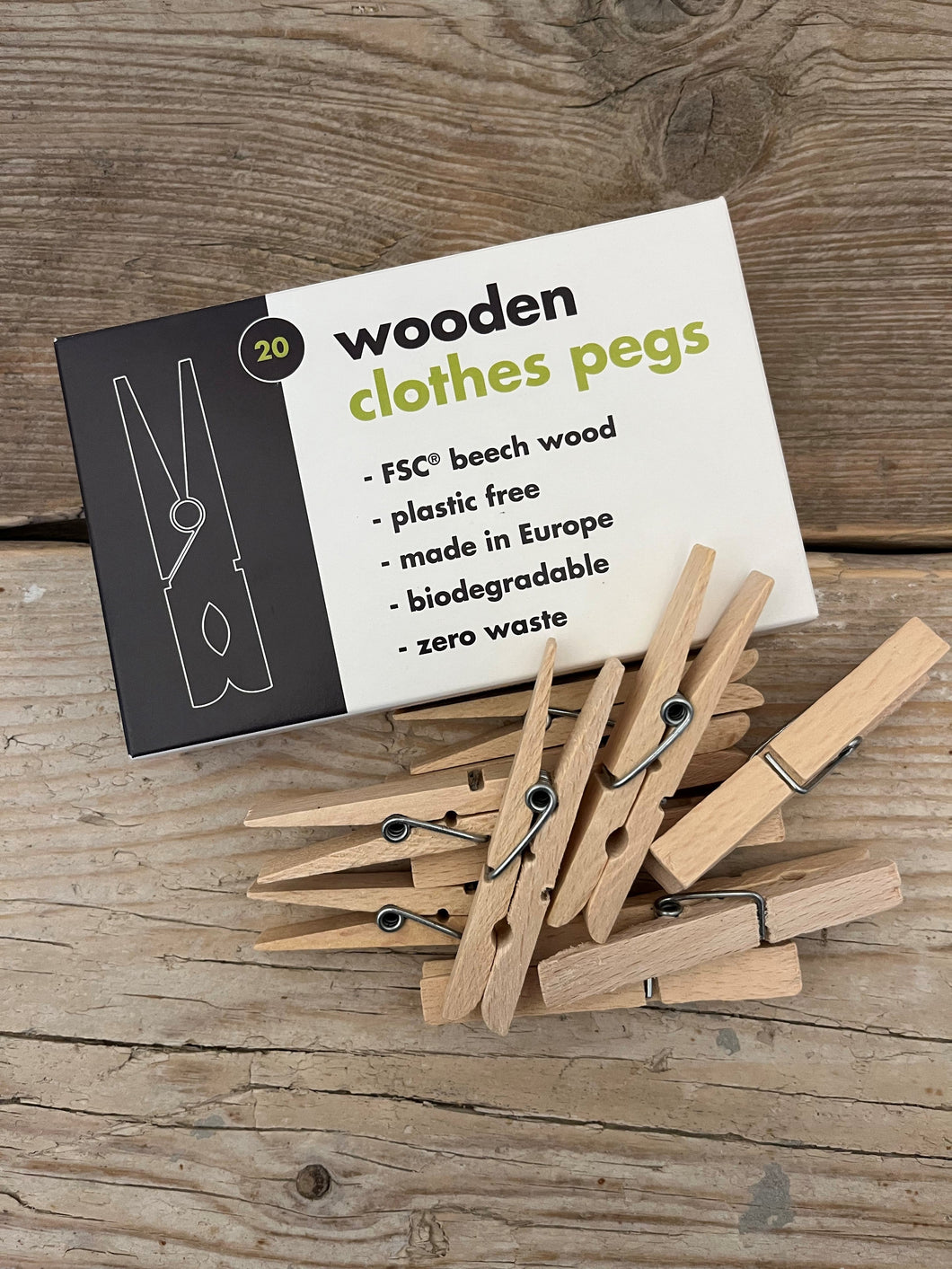 eco living - wooden clothes pegs