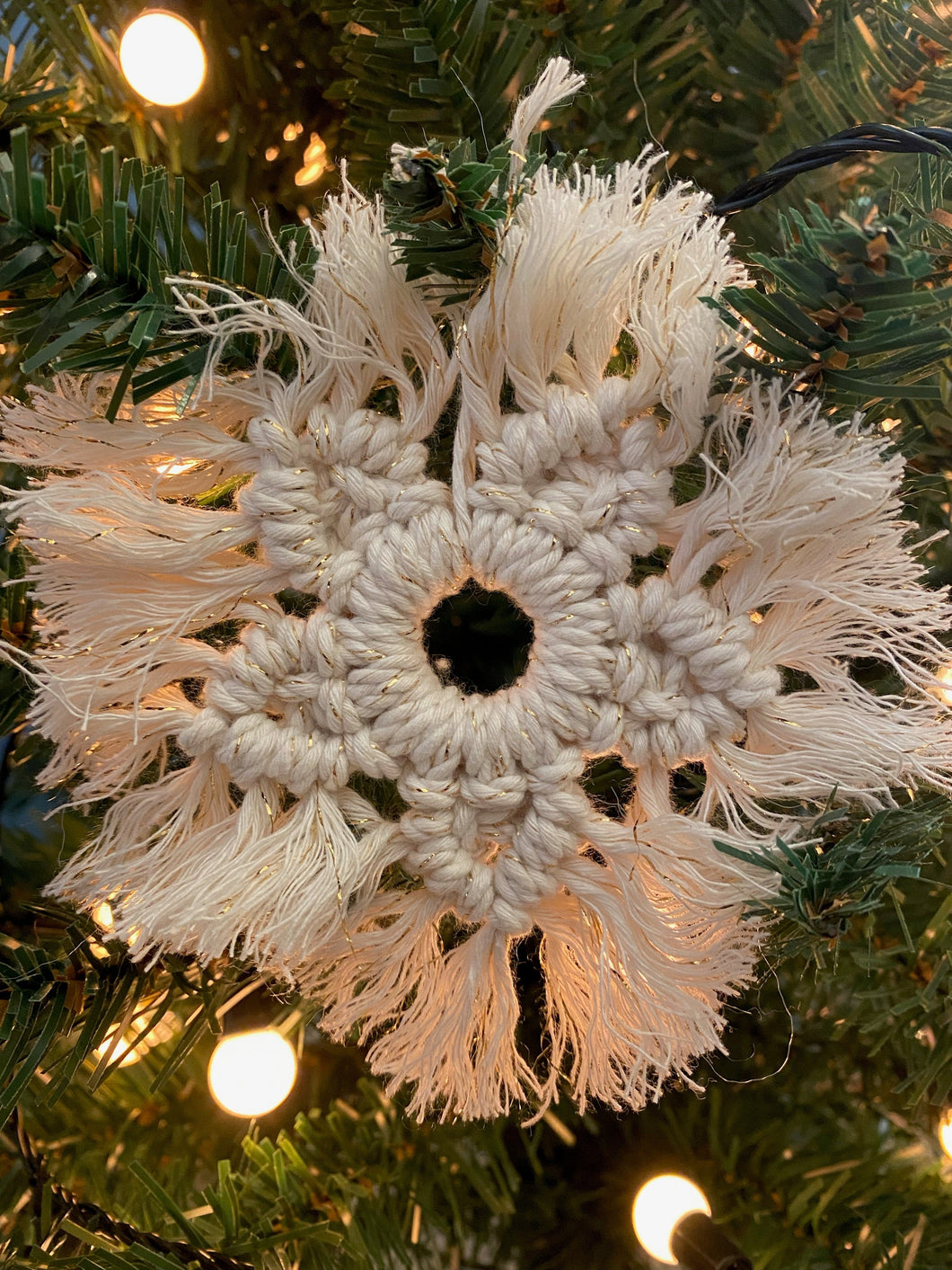 macramé snowflake